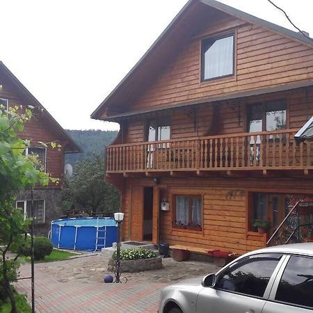 U Romana Jaremtsche Exterior foto