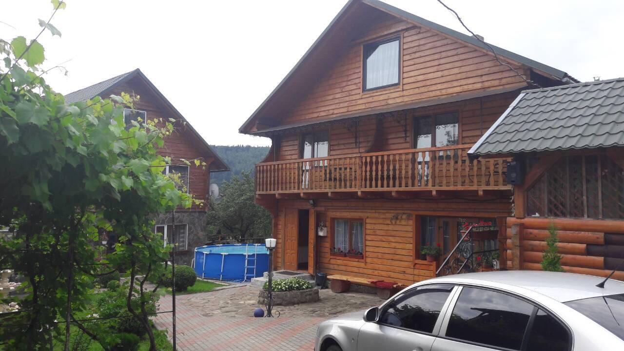 U Romana Jaremtsche Exterior foto