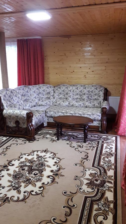 U Romana Jaremtsche Exterior foto