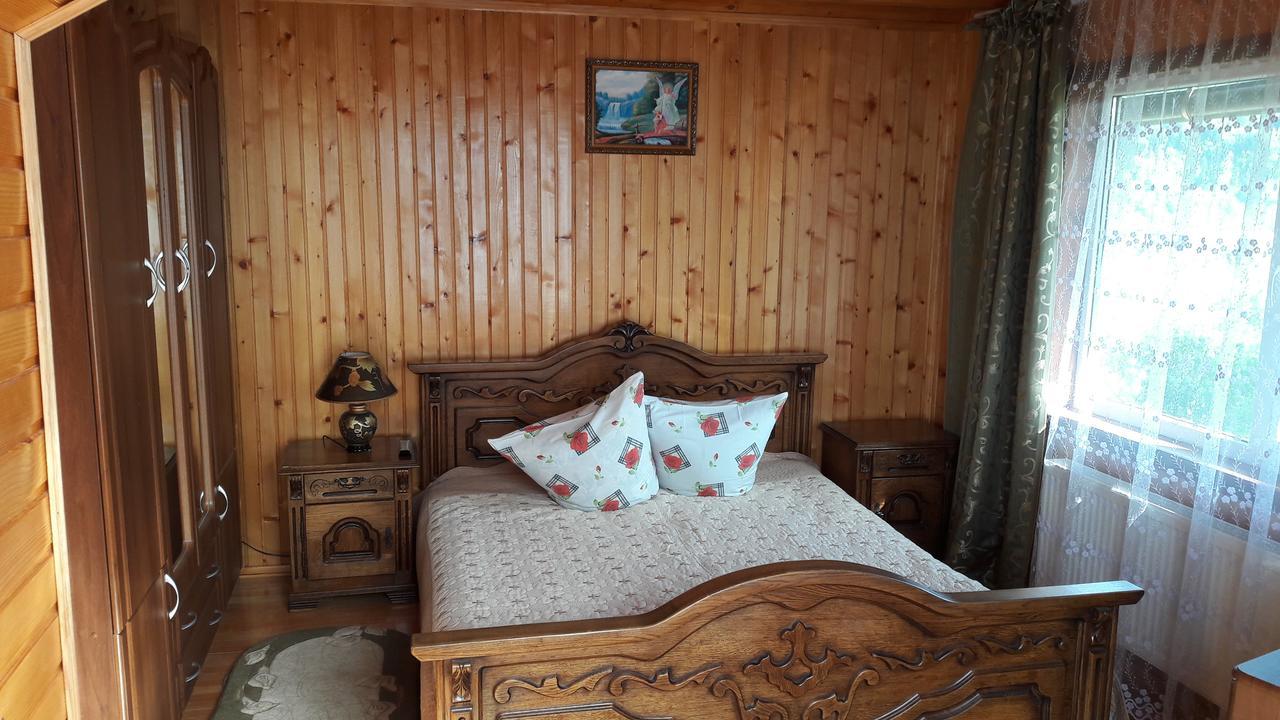 U Romana Jaremtsche Exterior foto